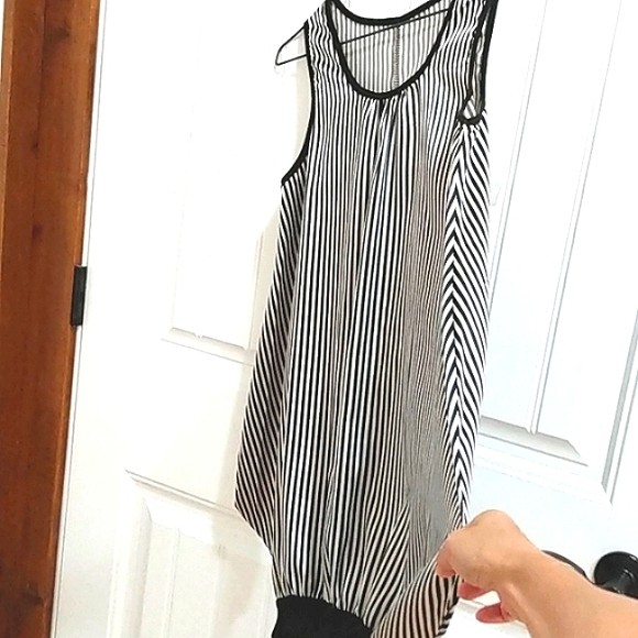 NWOT silky blouse - Picture 7 of 8